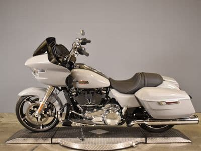 Harley Davidson Road Glide 2024 - Vista 3